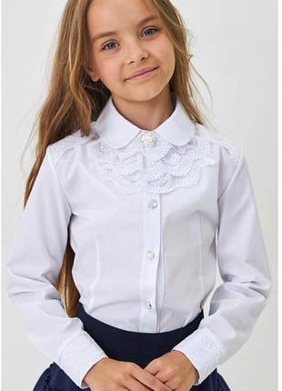 Гарна біла блуза в школу