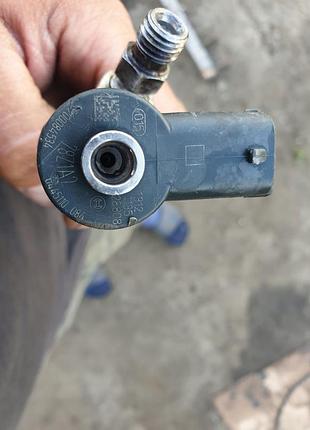 Форсунка laguna 2.2 mowano 2.5 0445110084
