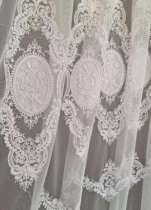 Тюль  вышивка с вставками бархата на фатине в белом цвете тюль белый для зала гостинной