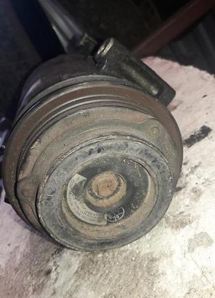 Автозапчастина компресор кондиціонера 4472208142 audi vw б/у оригінал 3