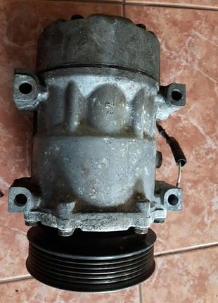 Автозапчасть компрессор кондиционера renault 7700866828b б/у оригинал 2
