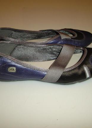 Clarks top idyllic pump