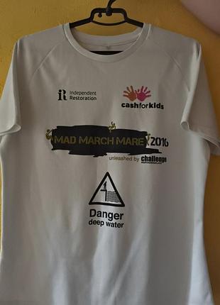 Футболка на хлопчика білого кольору