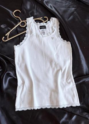 Біла майка в рубчик з мереживом guess на xxs/xs