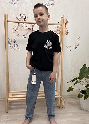 Базова чорна футболка на хлопчика 8-12 років