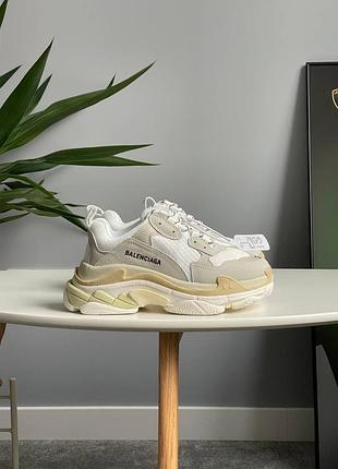Кроссовки женские бренд triple s