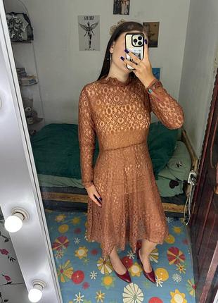 Платье из гипюра