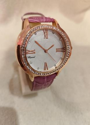 Часы наручные женские на ремешке