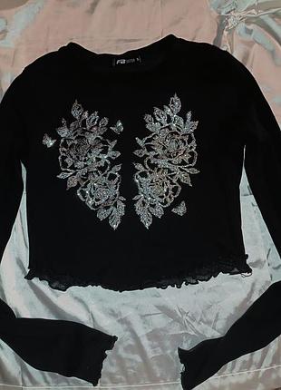 Топ с длинными рукавами, серого цвета, очень удобный, подходит как для лета так и для зимы, все будут завидовать