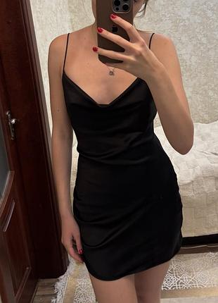 Атласна сукня
