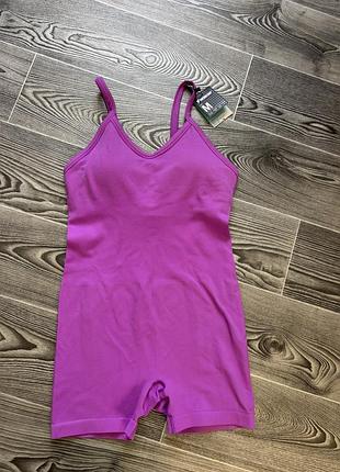 Жіночий комбінезон