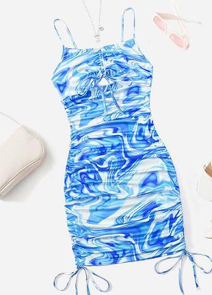 Плаття на затяжках