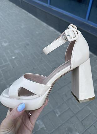 Босоніжки жіночі каблук/ босоніжки на великому каблуку