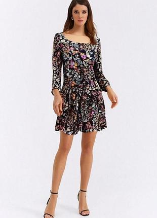 Стильное платье в красивый цветочный принт известной шведской компании h&m