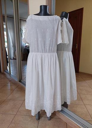 Красивое с вышивкой платье 👗