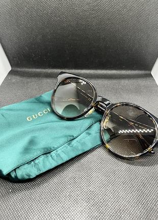 Сонцезахисні окуляри gucci