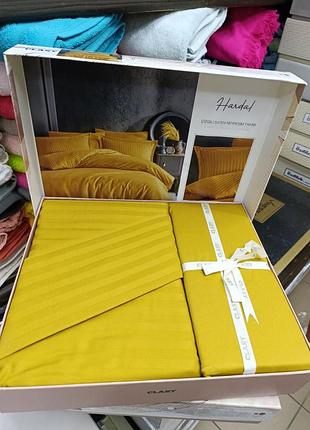 Набор постельного белья сатин страйп 200 на 220 см clasy горчичный