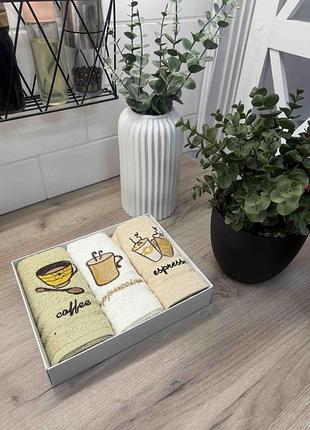 Набір кухонних махрових рушників з вишивкою в подарунковій коробці 3 штуки coton delux