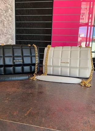 Стильная женская сумка бежевая michael kors стильная жіночі сумка бежева корс на ланцюжку мягка