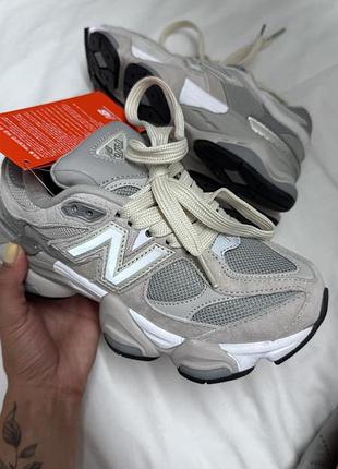 Об’ємні кросівки new balance із популярної лінійки 9060