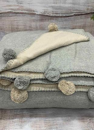 Плед бавовняний з помпонами 200 на 220 см defne home світло сірий