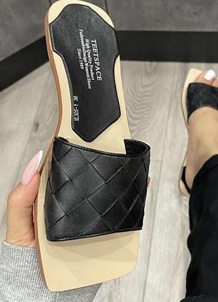 Стильные шлепки