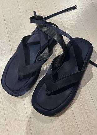 Босоніжки zara