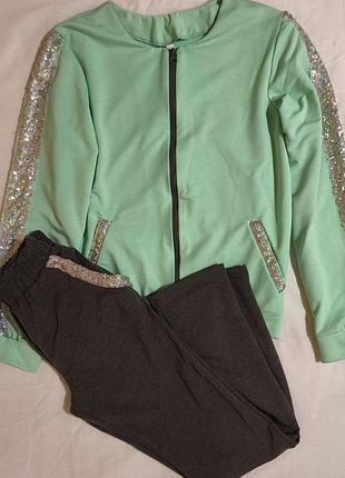 Спортивный костюм для девочки