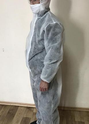 Комбінезон захисний, одноразовий костюм щільність 30 г/м2.