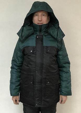 Куртка зимняя нова, черного цвета с зелеными вставками