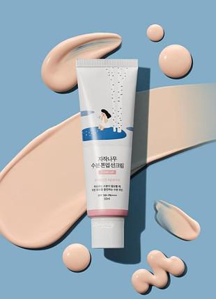 Тонирующий солнцезащитный крем round lab birch juice moisturizing tone-up sunscreen spf50+ pa++++