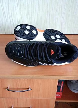 Мужские кожаные кроссовки adidas.