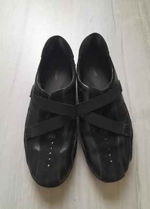 Кроссовки женские