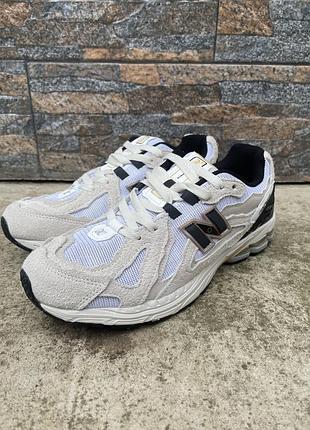 Білі кросівки від new balance з колекції 1906d x protection