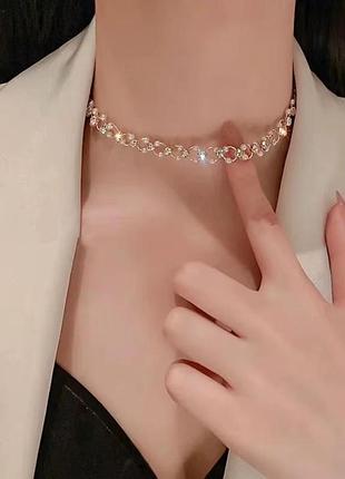 Цепочка-чокер женская с камушками и бусинками fashion jewelry золотистая