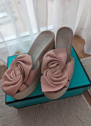 Продам шлепанцы кожаные