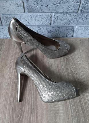 Туфлі,туфлі guess