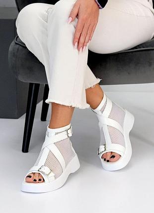 Комфортные ботинки белого цвета на лето в новом дизайнерском стиле натуральная кожа + сетка открытые