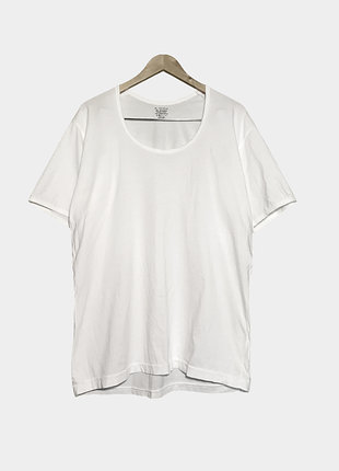 Базовая белая футболка
