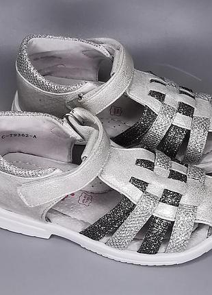 Босоніжки серебристі tom. m