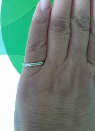 Каблучка срібна 6