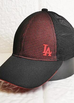 Бейсболка спортивная взрослая с сеткой черно-красная 58 р