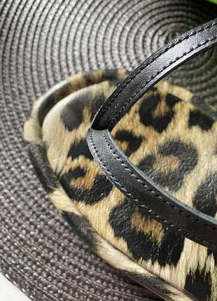 Босоніжки лео шкіра