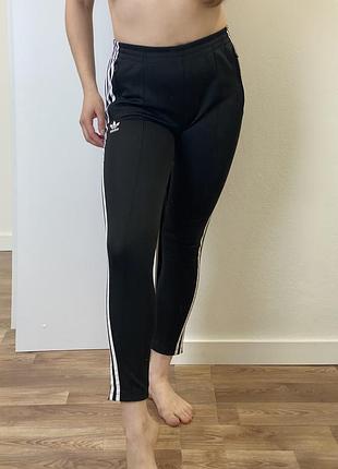 Чорні спортивні штани adidas