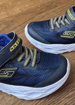 Skechers кросівки з яскравою підсвіткою р.30(20 см)