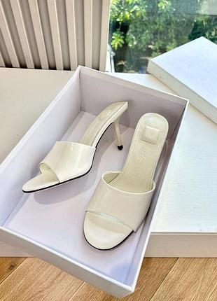 Молочні туфлі, мюлі jacquemus жакмюс