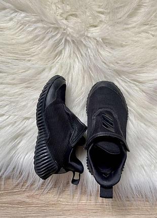 Кроссовки легкие адидас в хорошем состоянии