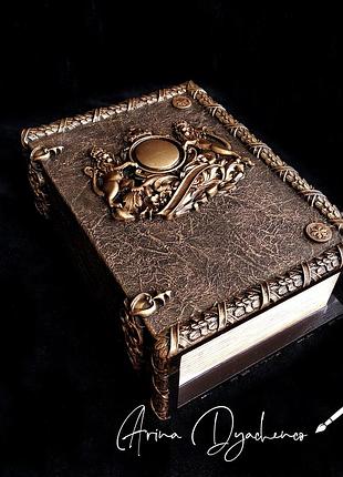 Шкатулка-книга,скринька "геральдичні леви"9 фото