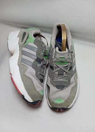 Кросівки adidas, сірі