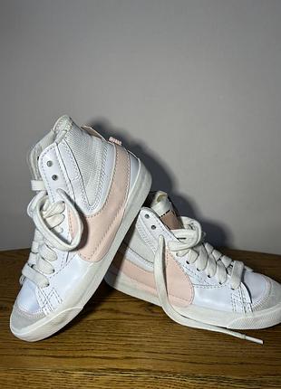 Жіночі кросівки nike blazer mid 77 jumbo white
